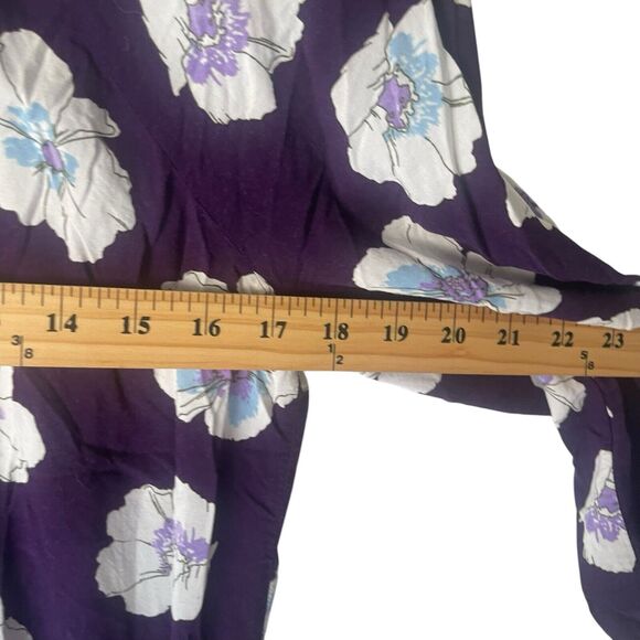 Old Navy Women's Size Medium Purple Hibiscus Floral 3/4 Sleeve Top - Picture 7 of 8